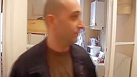 Deux PD s'enculent bien profond lors d'une visite d'appart