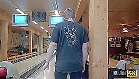 HUNT4K. Sex in a bowling place - I've got strike!